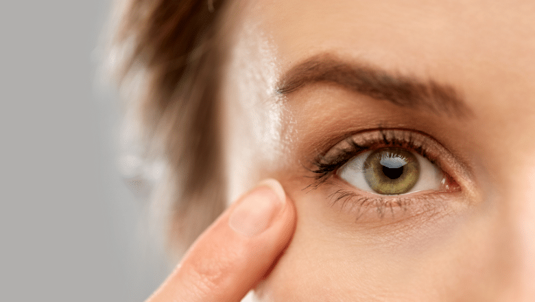 when to treat hooded eyes